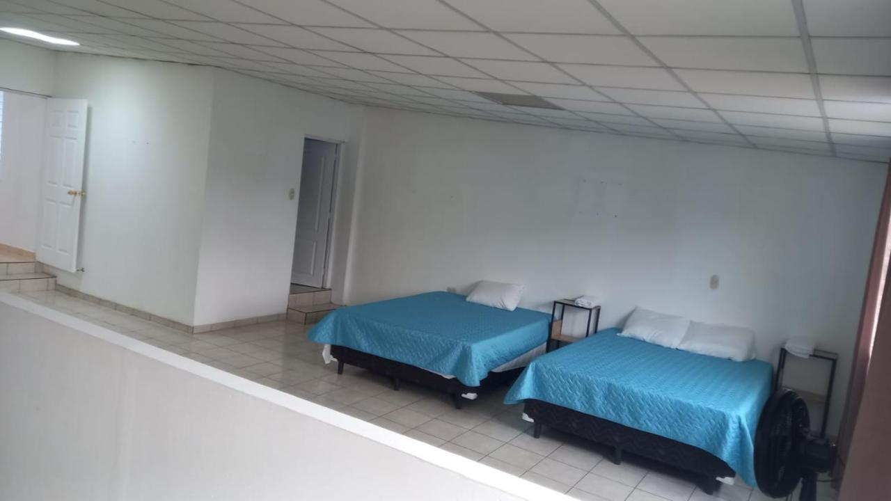 Hostal Los Heroes Antiguo Cuscatlán 外观 照片